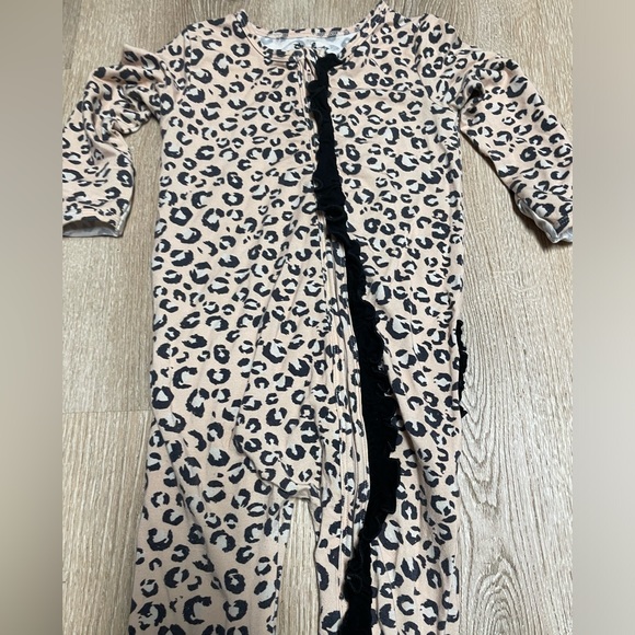 Made by Molly Pajama Set - Picture 2 of 4